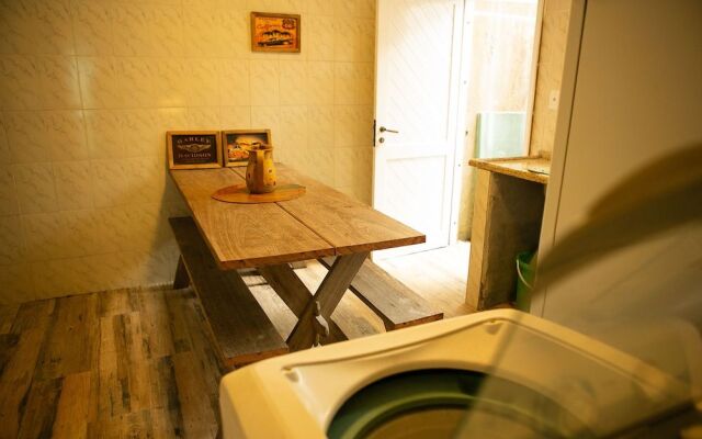 Hostel House Santinho