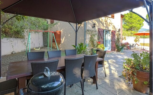 Provencal Holiday Home in Bormes-les-Mimosas with Pool