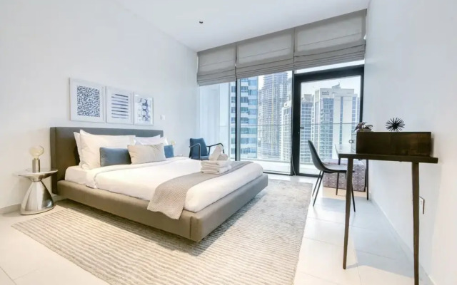 Maison Privee - Luxury Apt W/Burj Khalifa Vw & Dubai Canal Access