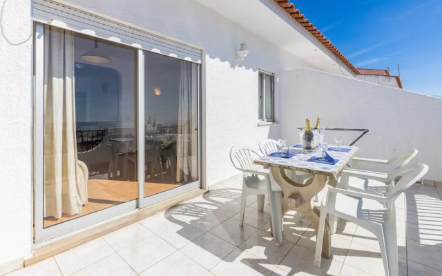 Oceanview Apart A By Sequeira