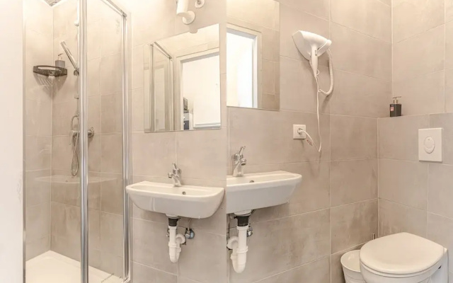 Affordable 1BR Near U6 Schoepfwerk