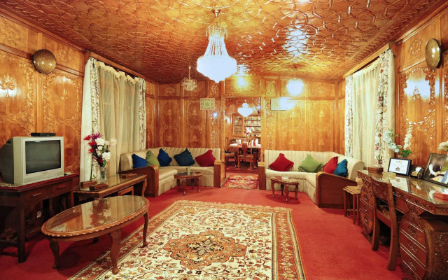 Wangnoo Houseboats
