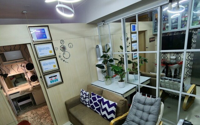 Elegant Studio @ Grass Residences 1-5 persons only, Quezon City