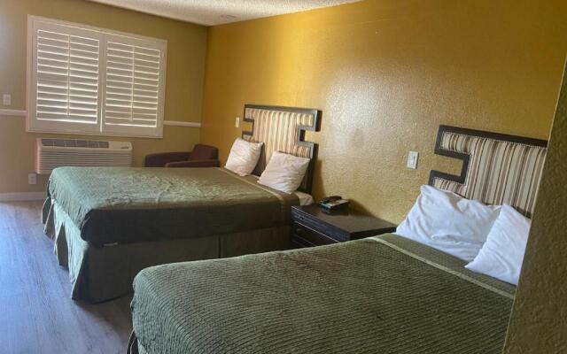 Economy Inn - Near National Orange Show Events Center