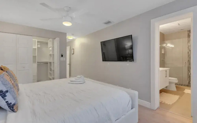 Lakeridge House- 4 Bedrooms/3 Bathroom Home by RedAwning