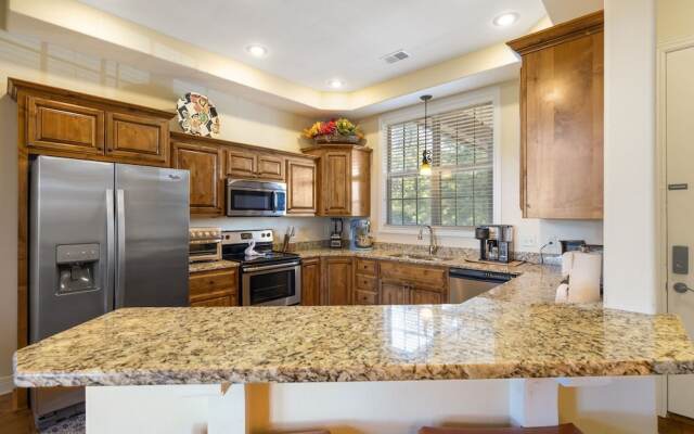 Luxury Penthouse Near Silver Dollar City