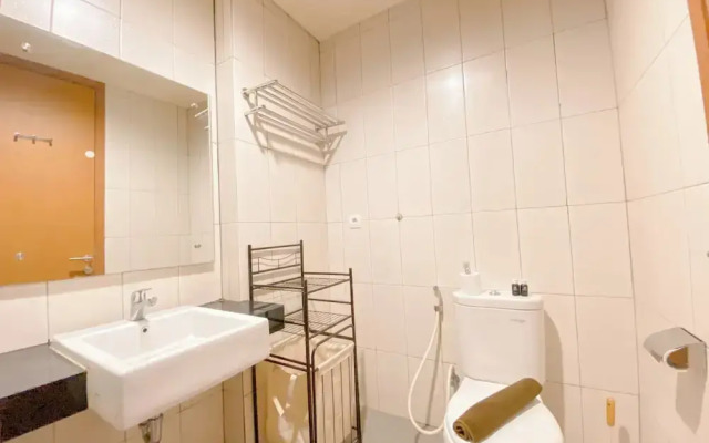Tranquil Studio Room At Dago Suites Apartment