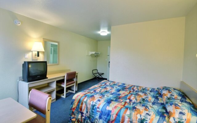 Clarion Pointe