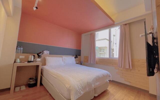 Breeze and Waves Hostel