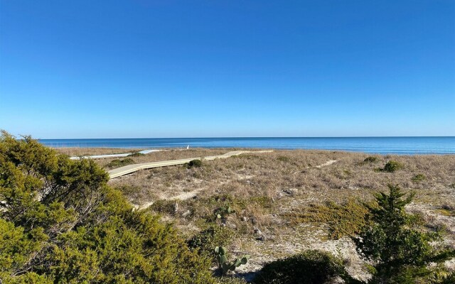 Aqua Vista by Sea Scape Properties