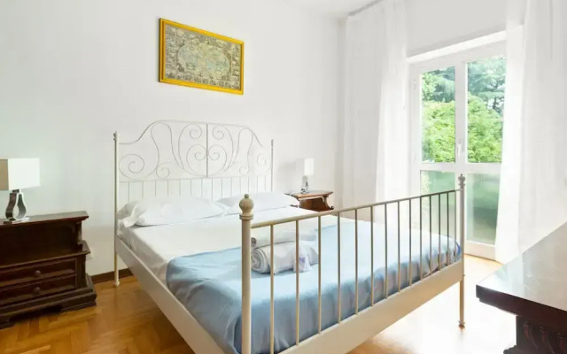 Bright Flat With Shared Garden