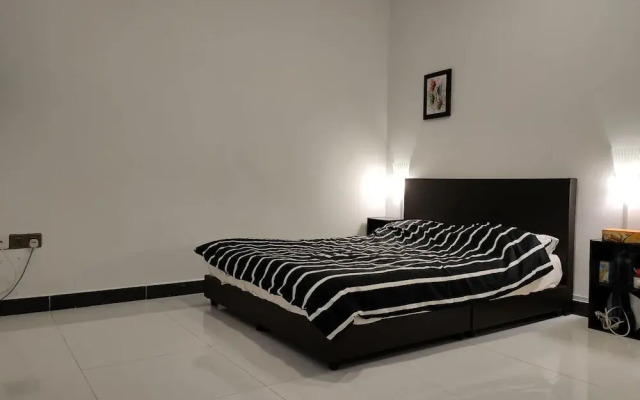 Aleesa Roomstay 3