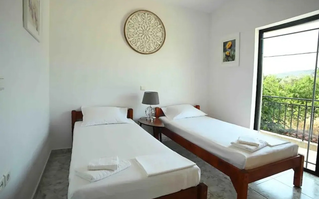 Cozy Home in Eretria