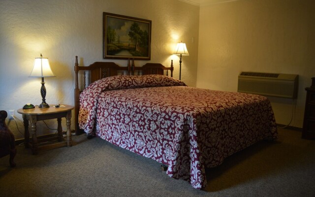 The Evergreen Inn - Motel and RV Park