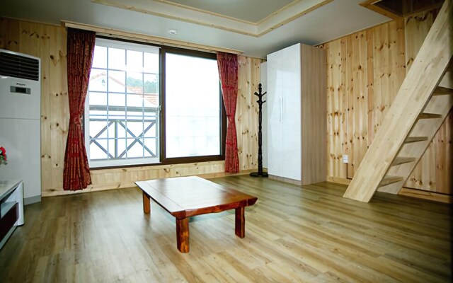 Tongyeong White Beach Pension