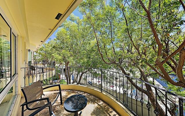 1ivd204j 1 Bedroom Hotel Room