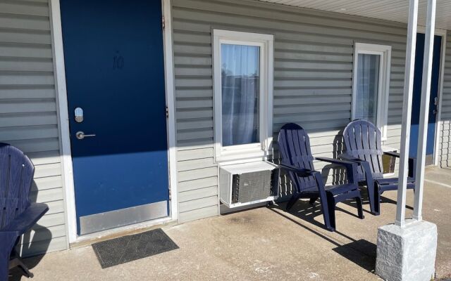 Anchor Bay Inn and Suites