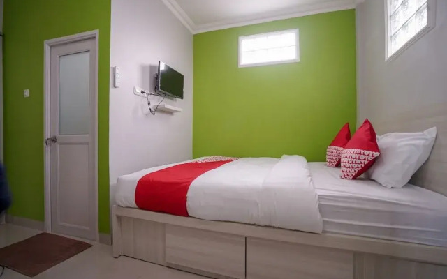 OYO 948 Vivi Residence Syariah Ii