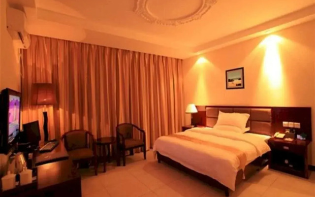 Purple Attic Holiday Hotel