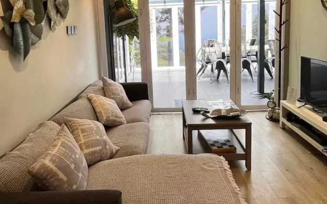The Pine Forest Villas – Guest Rooms – Megamendung