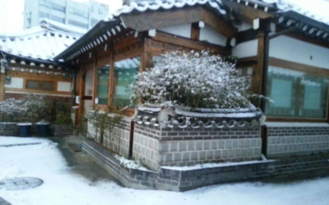 Bukchon Sarangchae Hanok Guesthouse