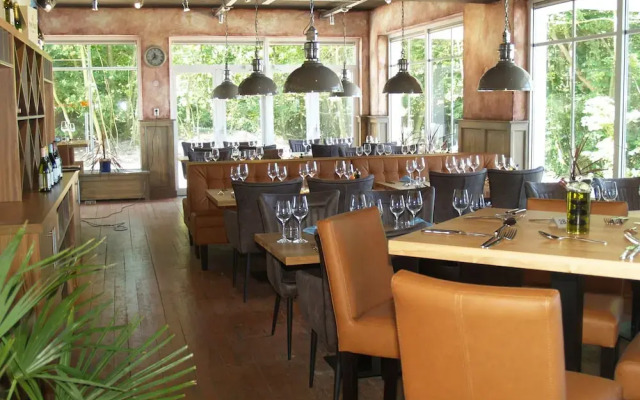 Well-kept Chalet on the Water