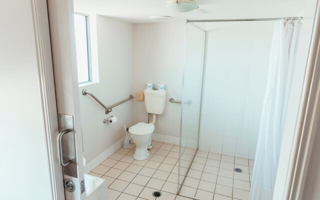 Mayfair Motel Emerald