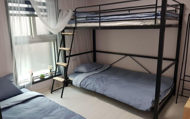 We Home Guesthouse - Hostel