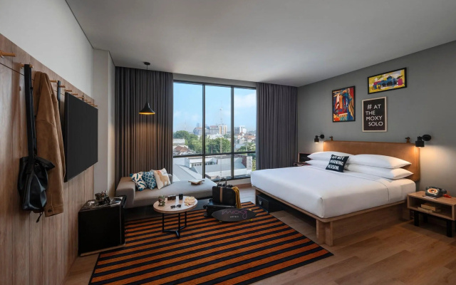 Moxy Solo – Guest Rooms – Surakarta