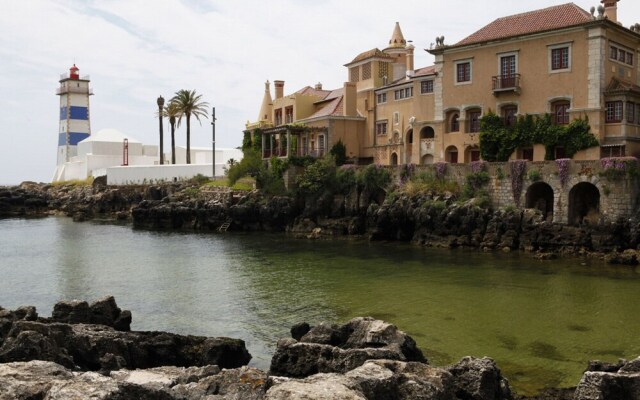 Wondrous Terrace Apartment in Cascais Center