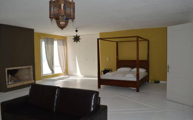 Fanari Apartments & Villas