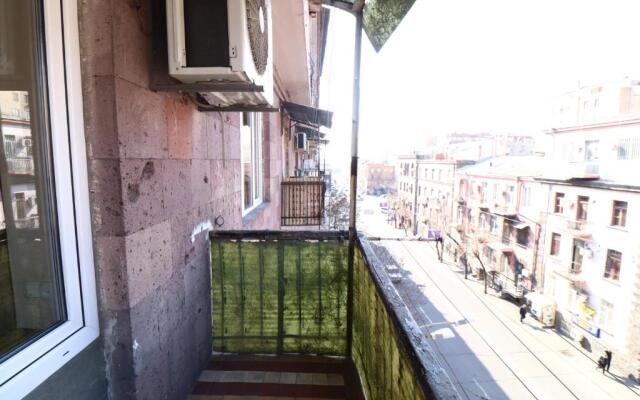 Stay Inn Apartments at Nalbandyan 50 street