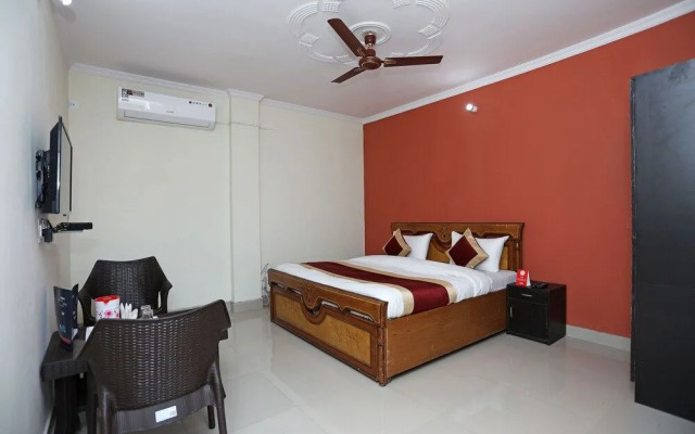 OYO 10877 Hotel R K Residency