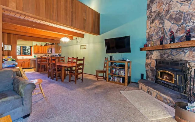 Winterset #18 - Shared Pool & Near Skiing!