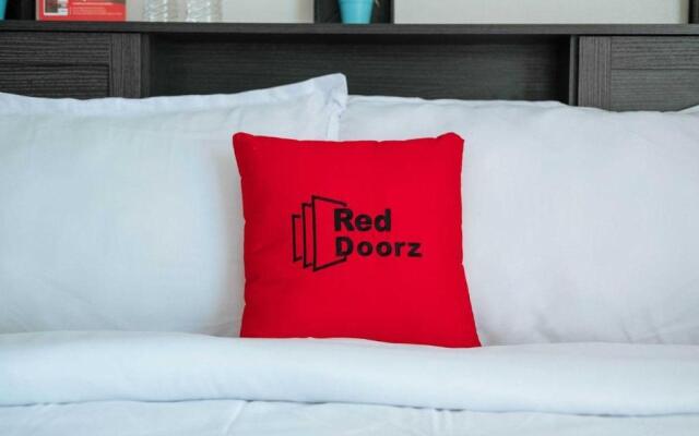 RedDoorz @ Maganda Drive In Hotel Pampanga