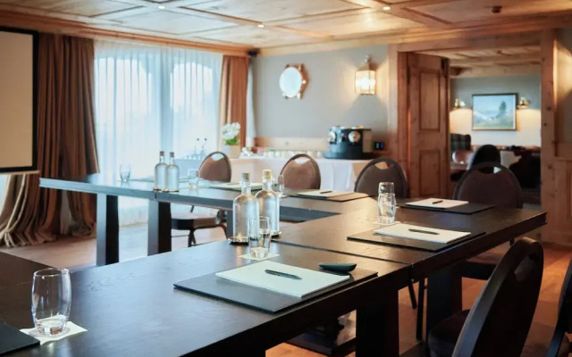 LeCrans Hotel & Spa