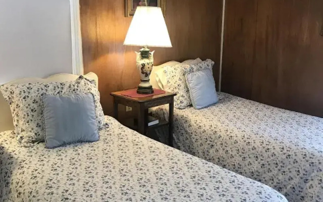 The Inn at Starlight Lake