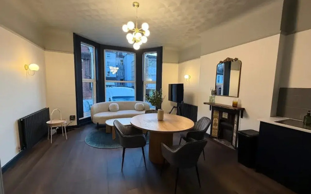 Luxury 2 5 Bedroom Flat in Southsea