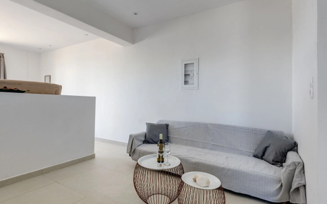 Chrysonisos Suites