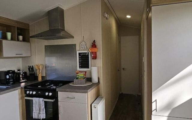 Pura Vida-stunning 2-bed Caravan in Clacton-on-sea