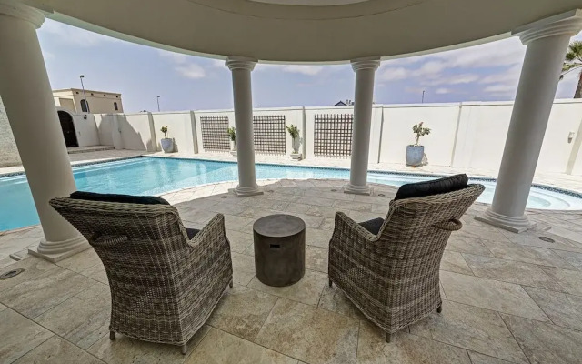 Lagoon Suites Boutique Hotel