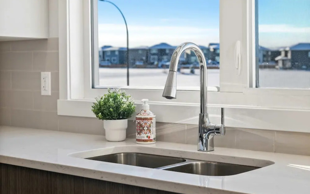 The Belmont Luxury NEW Home Free Indoorparking