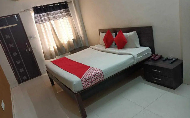 OYO Flagship 70280 Om Gulmohar Avenue