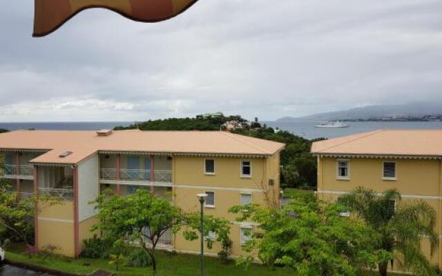 Studio vue sur la baie de Fort de France