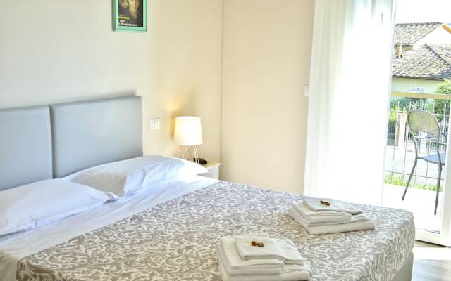 B & B La Cornice - Gina Room With Bathroom and Private Terrace