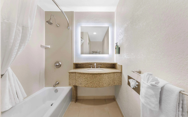 Best Western Plus Ontario Airport & Convention Center