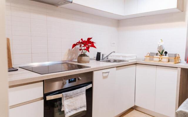 Central 700 square Fructus plaza - Eva apartment