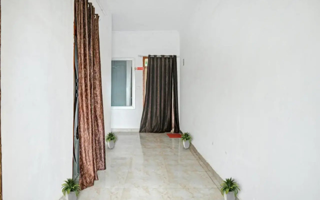 Collection O 70152 Hotel Dev Palace