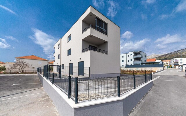 Beautiful Apartment in Trogir With Wifi and 2 Bedrooms