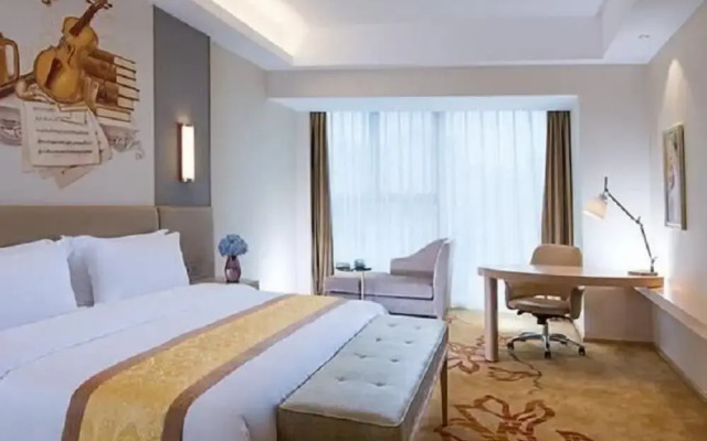 Vienna Hotel (Yiyang Heshan Xiufeng Park)